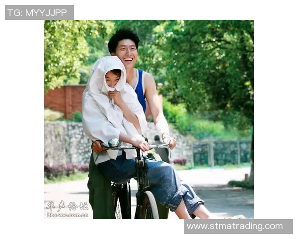 足球球星与山楂树之恋的缱绻情缘：绿茵场上的爱情与梦想交织